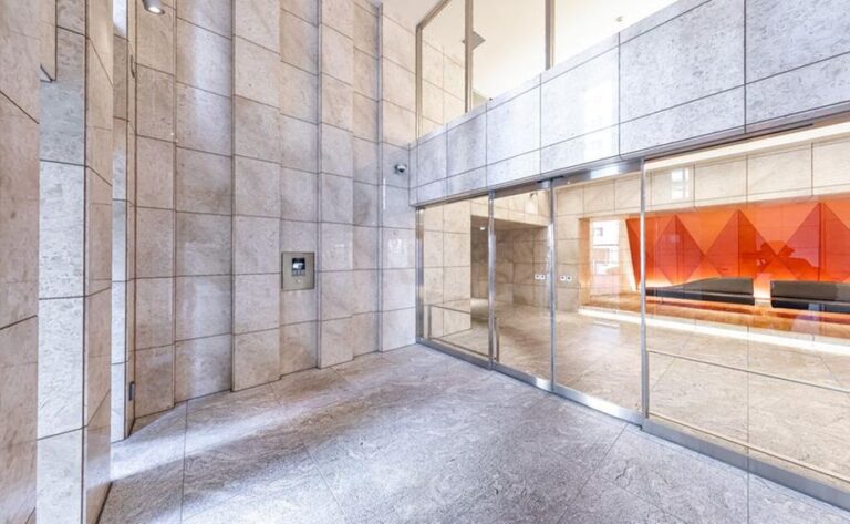 ジオ新宿若松町 gallery image